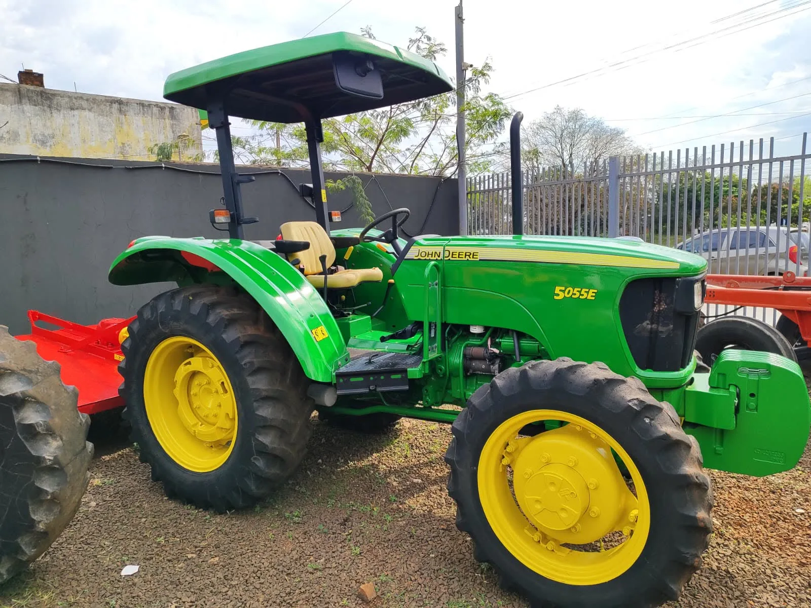 John Deere 5055 - Tractor en venta en Paraguay